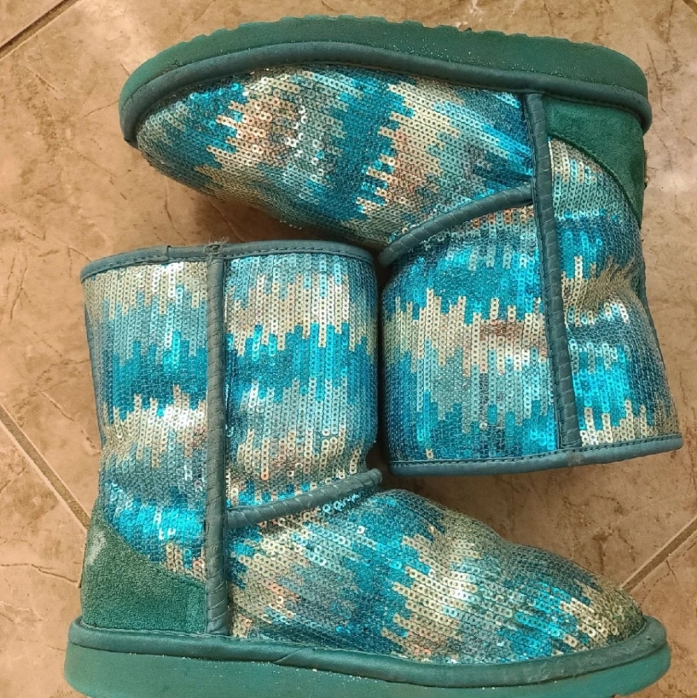 Ugg boots size 4 - Picture 6 of 9